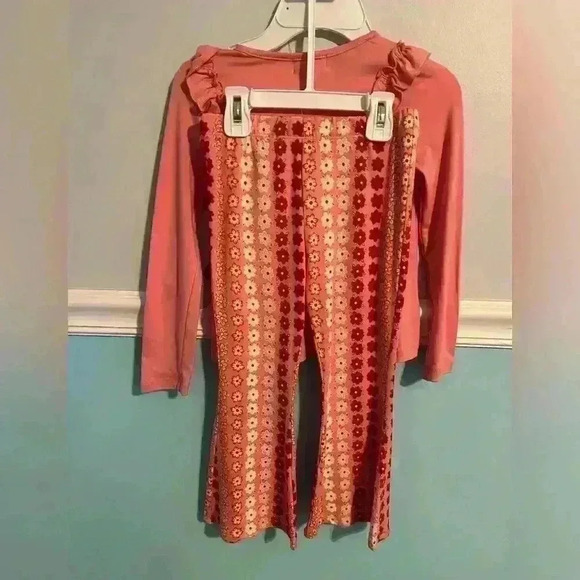 Btween Little Girls Long Sleeve & Bell Bottom Set Size 5 - NWT - Picture 6 of 7
